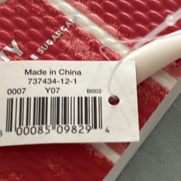 NWT Old Navy USA American Flag flip flops - Picture 4 of 4